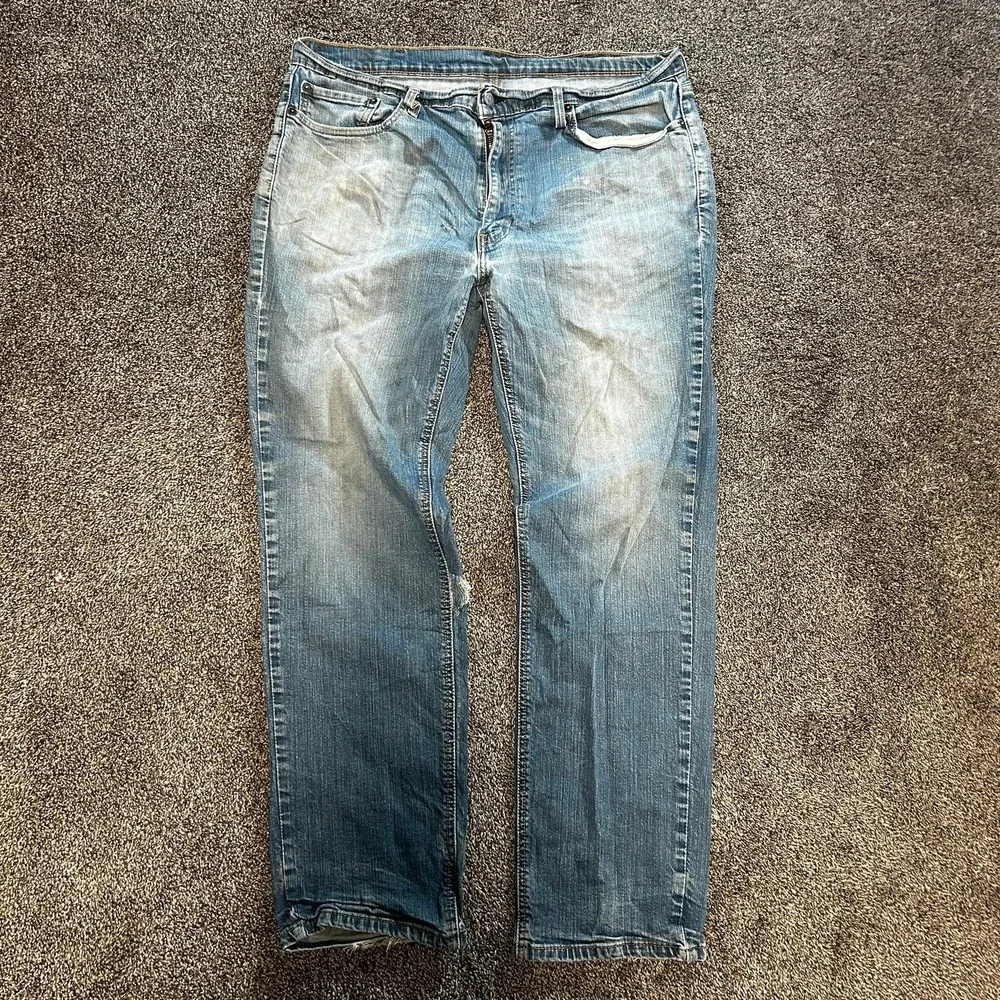 Levi's 514 Straight Fit Jeans Mens 38x32 Light Wash Fair Distressed Thrashed